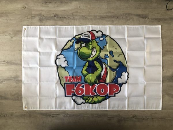 Drapeau (25€)
