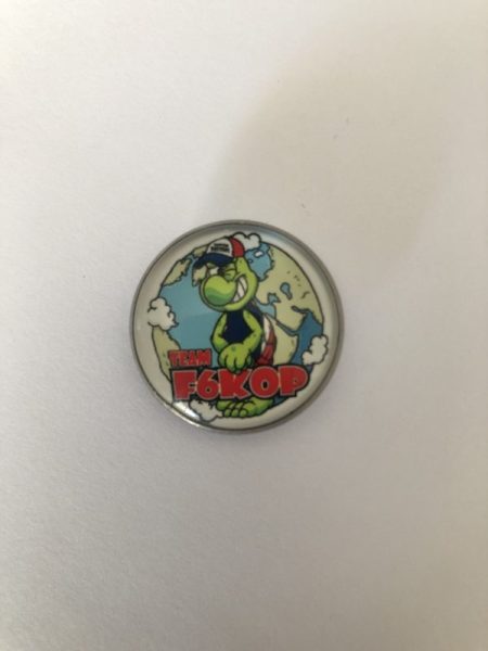 Pins (2€)